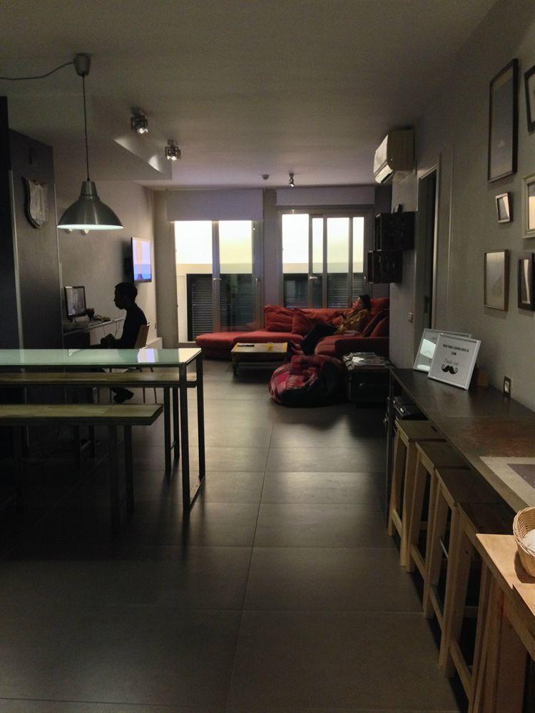 Don Moustache Boutique Hostel Barcelone Extérieur photo