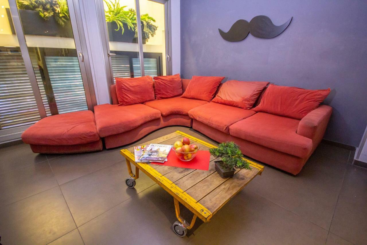 Don Moustache Boutique Hostel Barcelone Extérieur photo