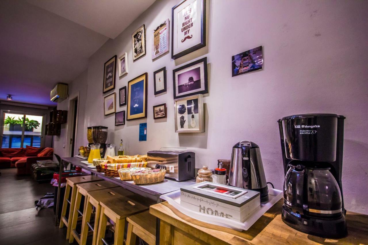 Don Moustache Boutique Hostel Barcelone Extérieur photo