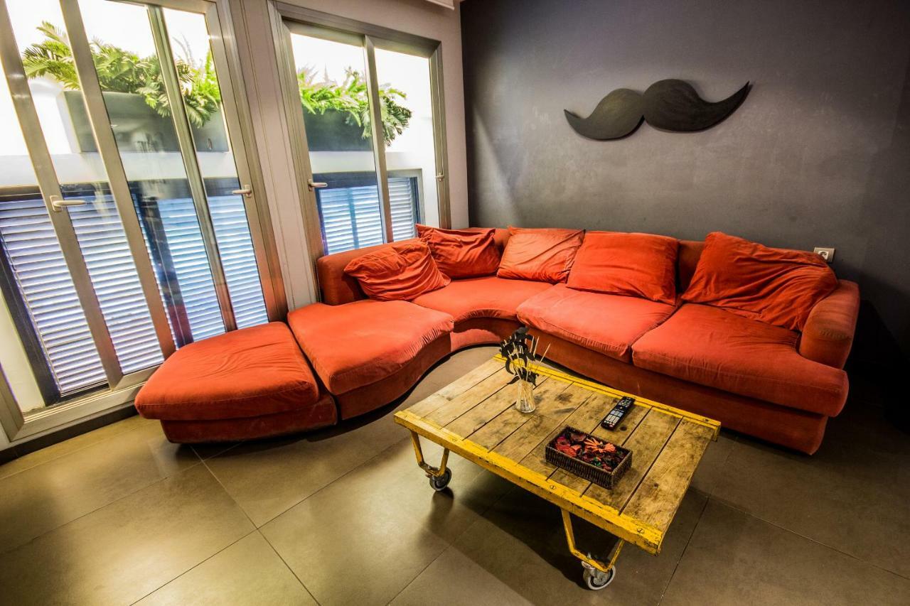 Don Moustache Boutique Hostel Barcelone Extérieur photo